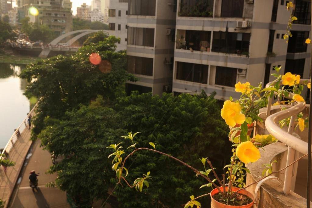 Tropical Daisy Hotell Dhaka Exteriör bild