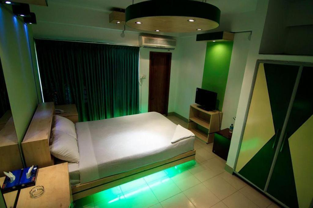 Tropical Daisy Hotell Dhaka Exteriör bild