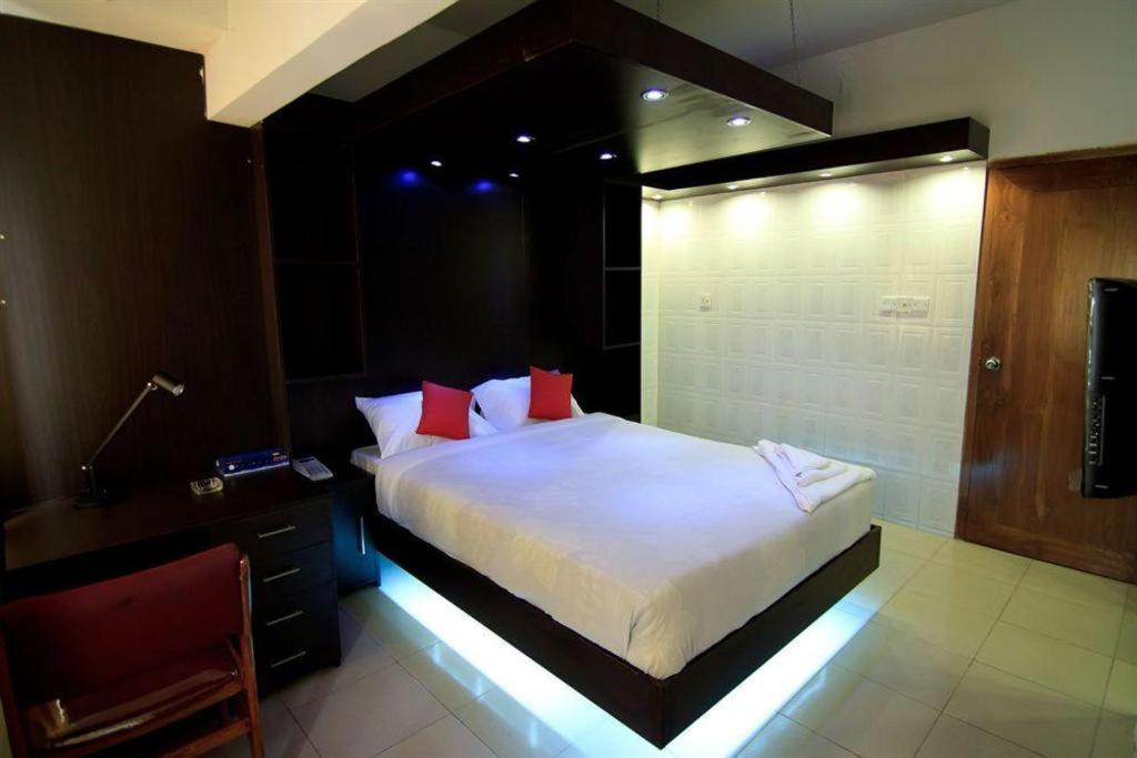 Tropical Daisy Hotell Dhaka Exteriör bild