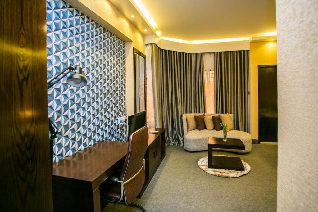 Tropical Daisy Hotell Dhaka Exteriör bild