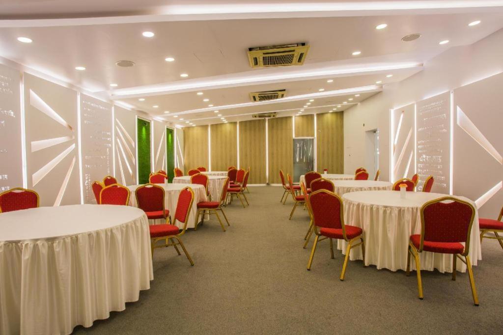 Tropical Daisy Hotell Dhaka Exteriör bild